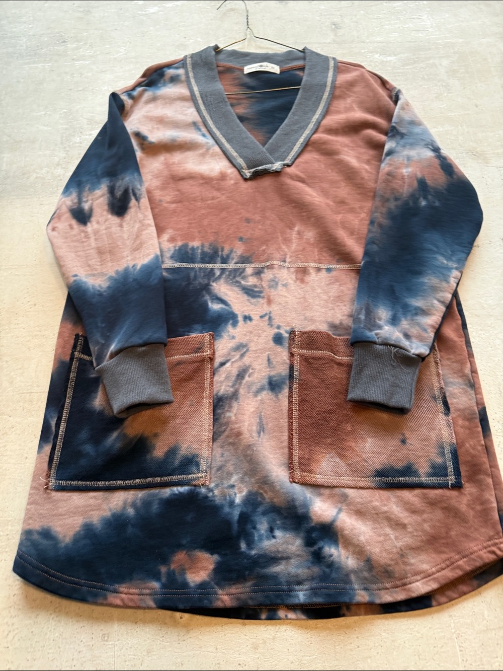 NATURAL LIFE Tie-Dye V-Neck Pocket Sweatshirt - Blue & Brown